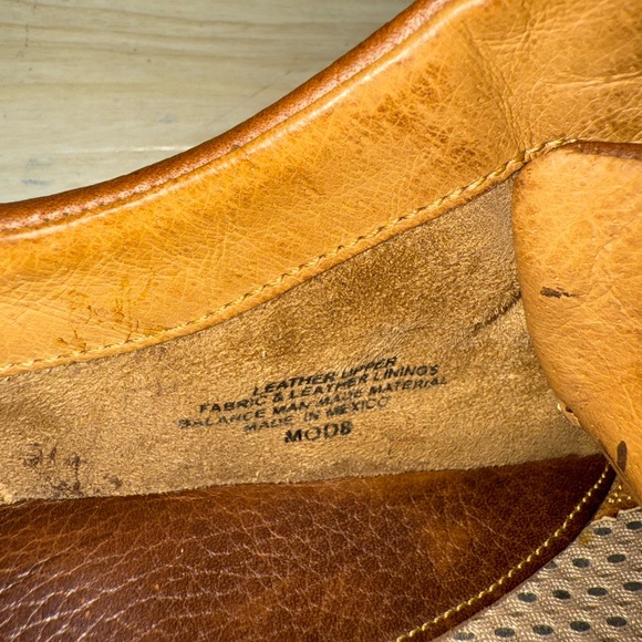 Born Brown Full Grain Leather Oxfords with Vintage Stitching Size M8 - Picture 7 of 11